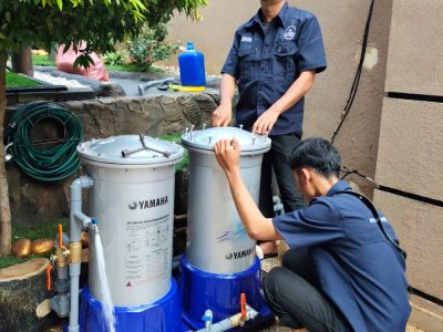 Gambar Yamaha water Purifier Dalam Perbaikan oleh Teknisi